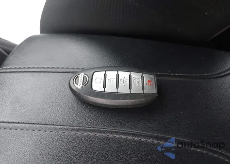 2018 Nissan Rogue S/Sv z USA, uszkodzony, nr VIN KNMAT2MT0JP516105